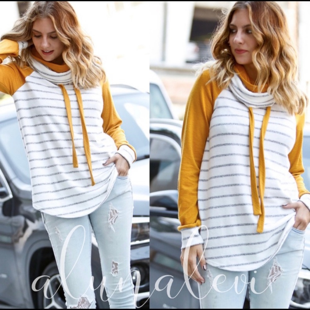 🆕Cowl Neck Stripped Top